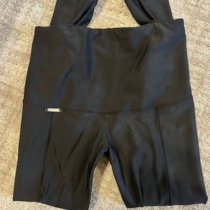 BLACKPANTS compression leggings